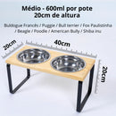 Suporte Duplo Elevado com Potes Inox para Cachorro e Gato – Base em Madeira Envernizada e Pés de Aço